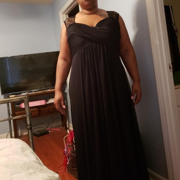 Black cocktail gown - Picture 4 of 5